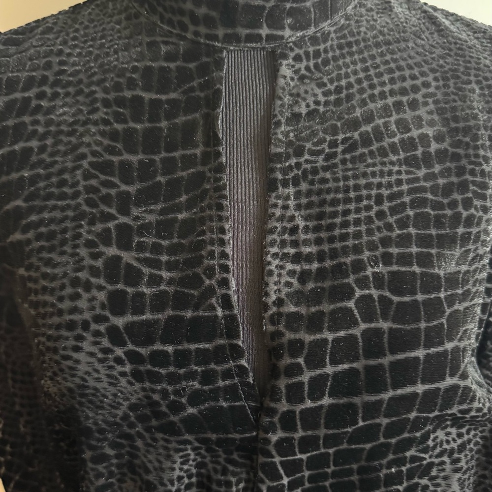 Frame Cutout Croc Print Devore Velvet Top size S ($325) - Picture 3 of 7